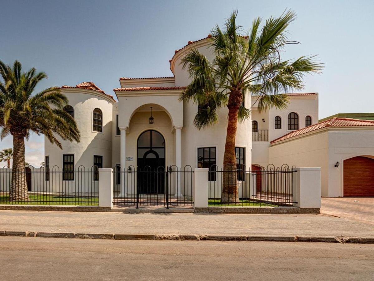 Lagoon Suites Guesthouse Cc Walvis Bay Exterior photo